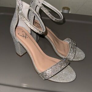 Windsor Silver Heel
